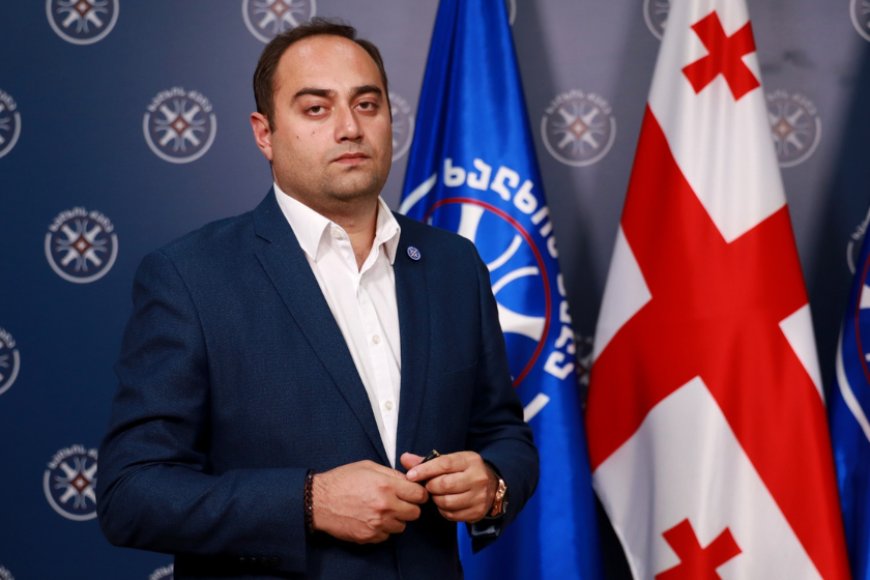 ზურაბ ქადაგიძე ოპოზიციაზე: რას წკმუტუნებენ პარტიების გაუქმებაზე? თავად ამბობენ, რომ ხელისუფლების დამხობის გარდა სხვა გზა არ აქვთ და რა ჯანდაბად უნდათ ფურცელზე რეგისტრირებული პარტია?