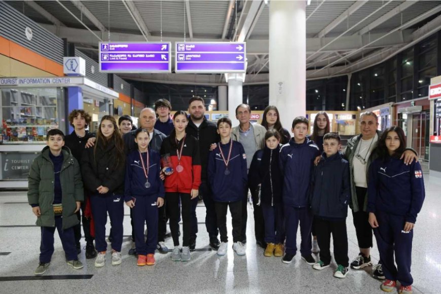 ბექა ღვაჩლიანმა აფხაზეთის მაგიდის ჩოგბურთის ფედერაციის წევრებს მიღწეული წარმატება მიულოცა